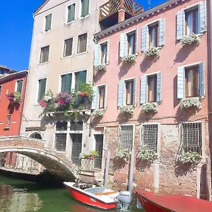 3749 Pontechiodo Bed & Breakfast